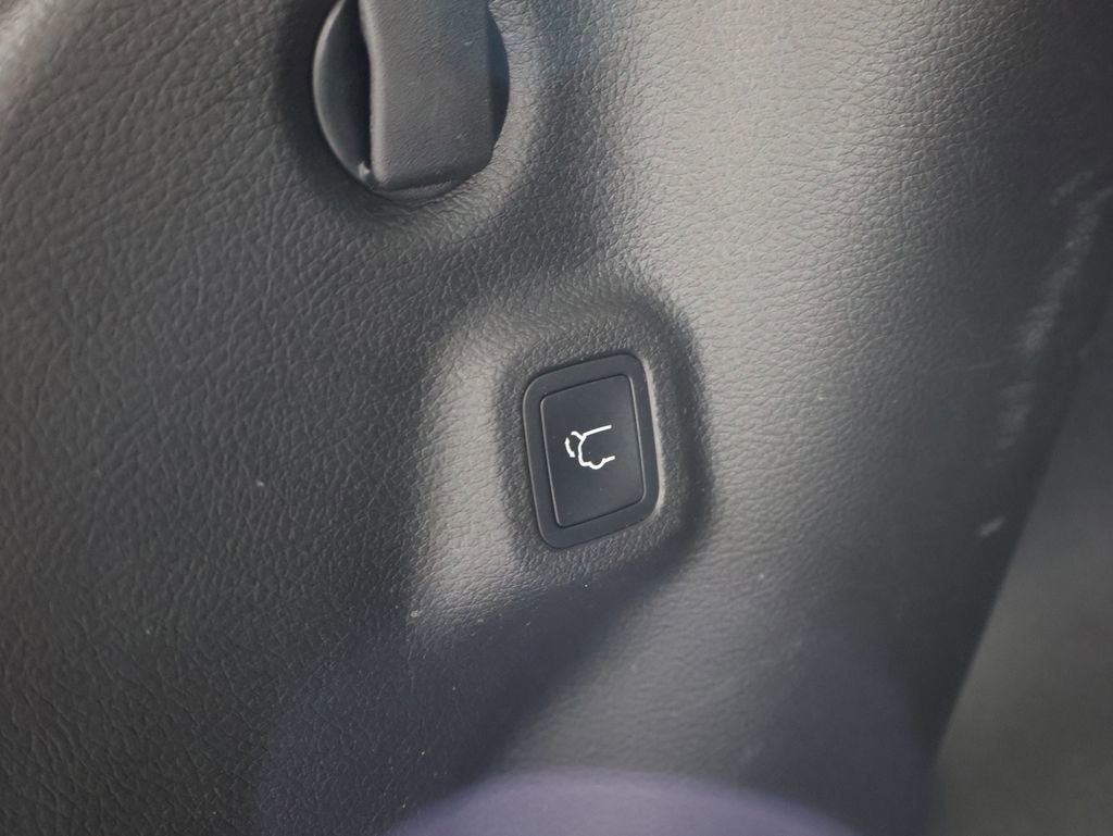 Certified 2022 Jeep Compass Limited w/ Elite Group image 21