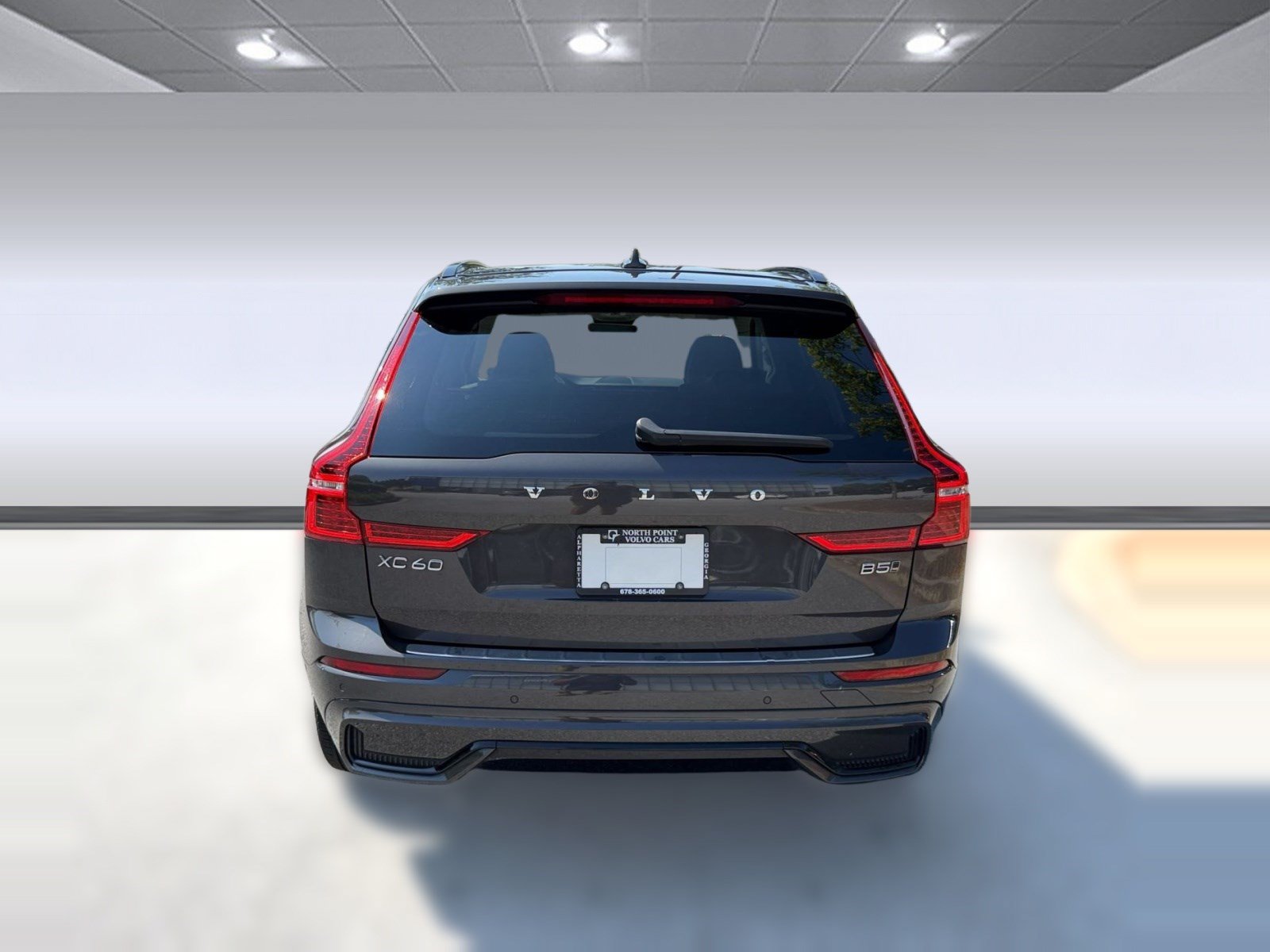 Certified 2025 Volvo XC60 B5 Plus w/ Protection Package Premier AWD/4WD image 10