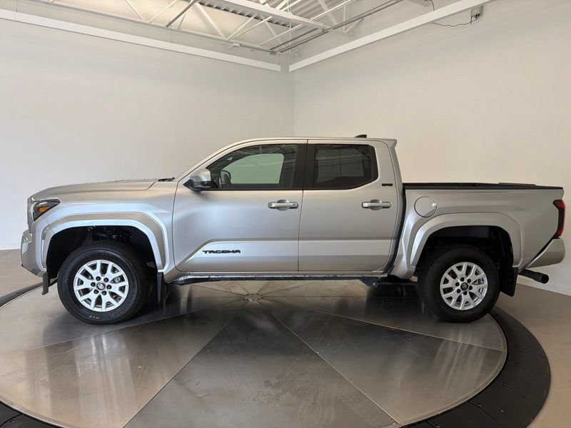 Certified 2025 Toyota Tacoma SR5 AWD/4WD image 6