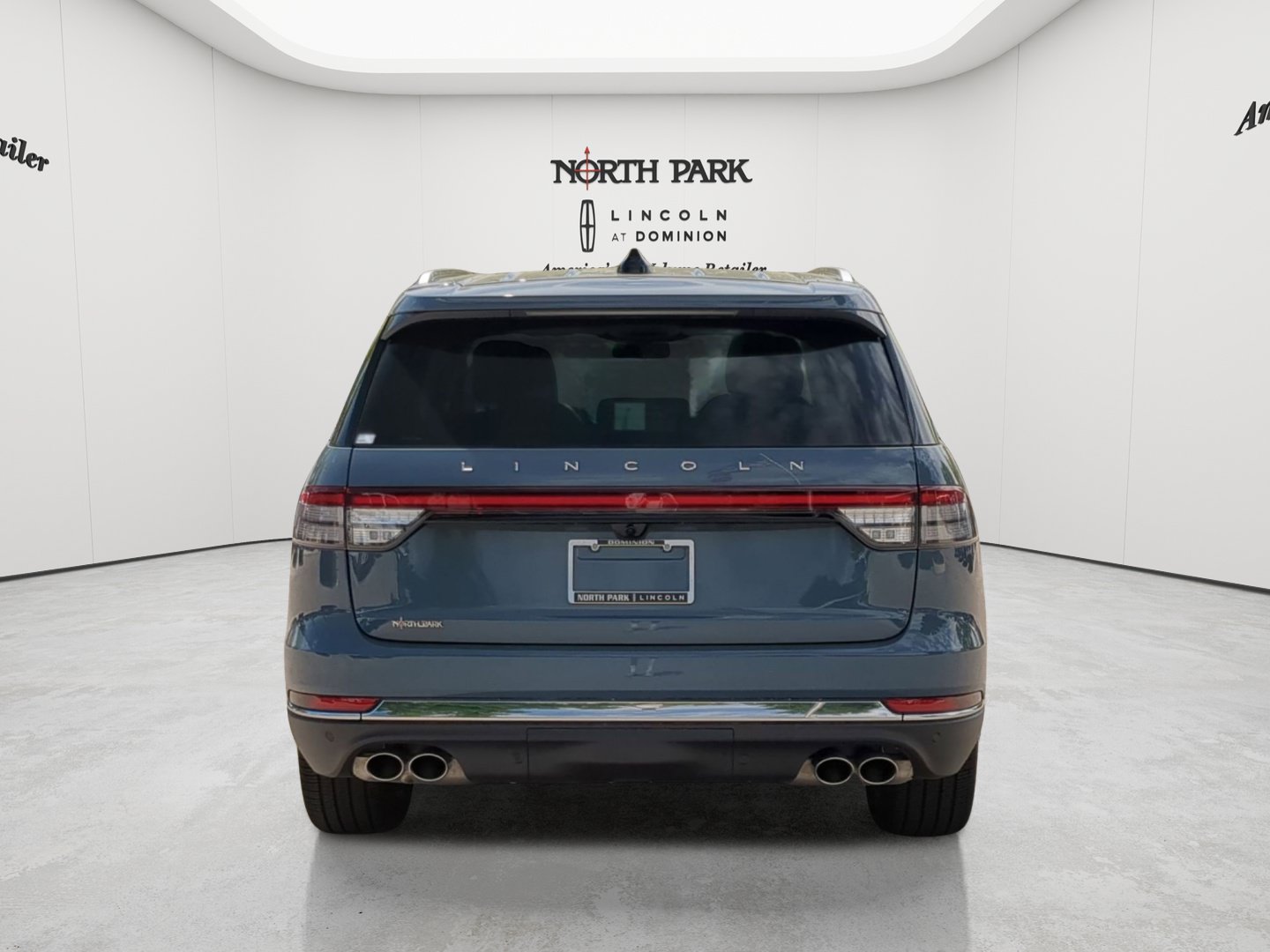 New 2026 Lincoln Aviator 2WD image 4