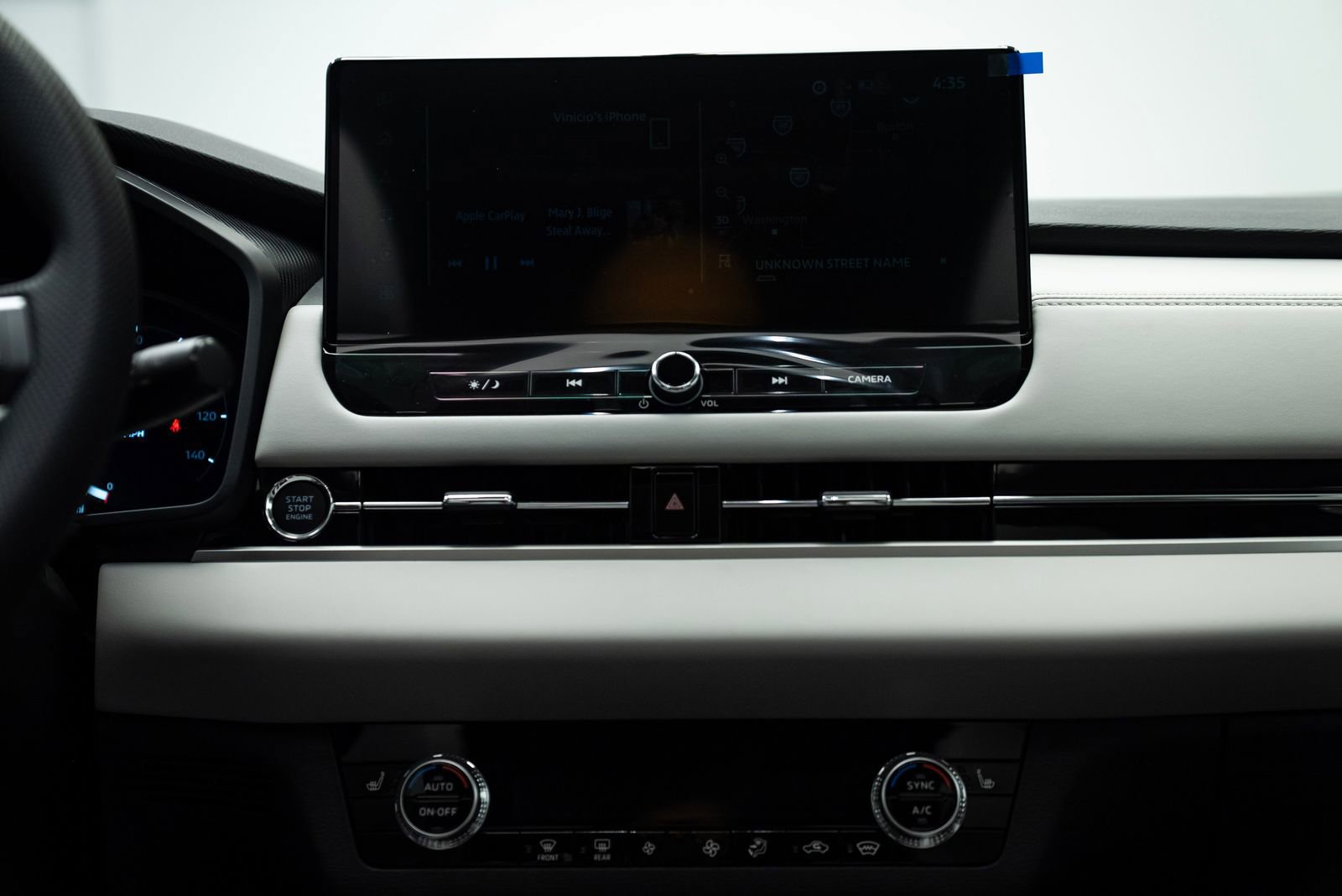 Used 2025 Mitsubishi Outlander SE image 18