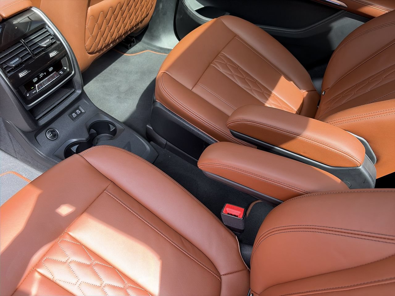Certified 2025 BMW X7 M60i AWD/4WD image 32