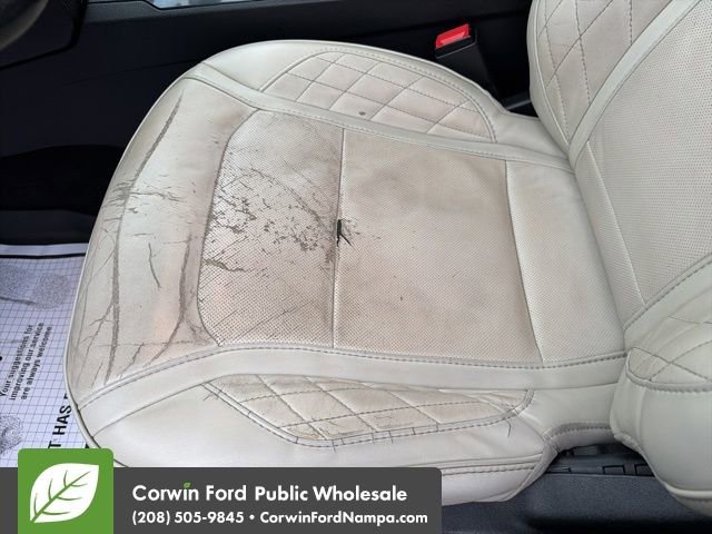 Used 2018 Ford Explorer Platinum image 25