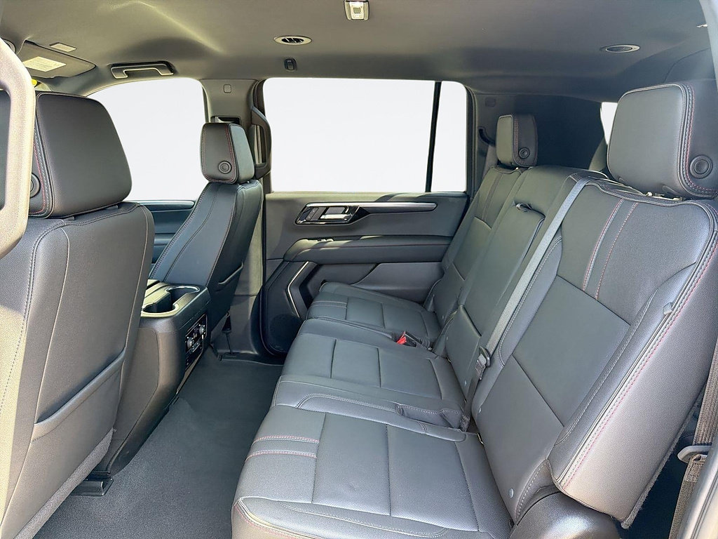 Used 2026 Chevrolet Suburban RST RWD image 24