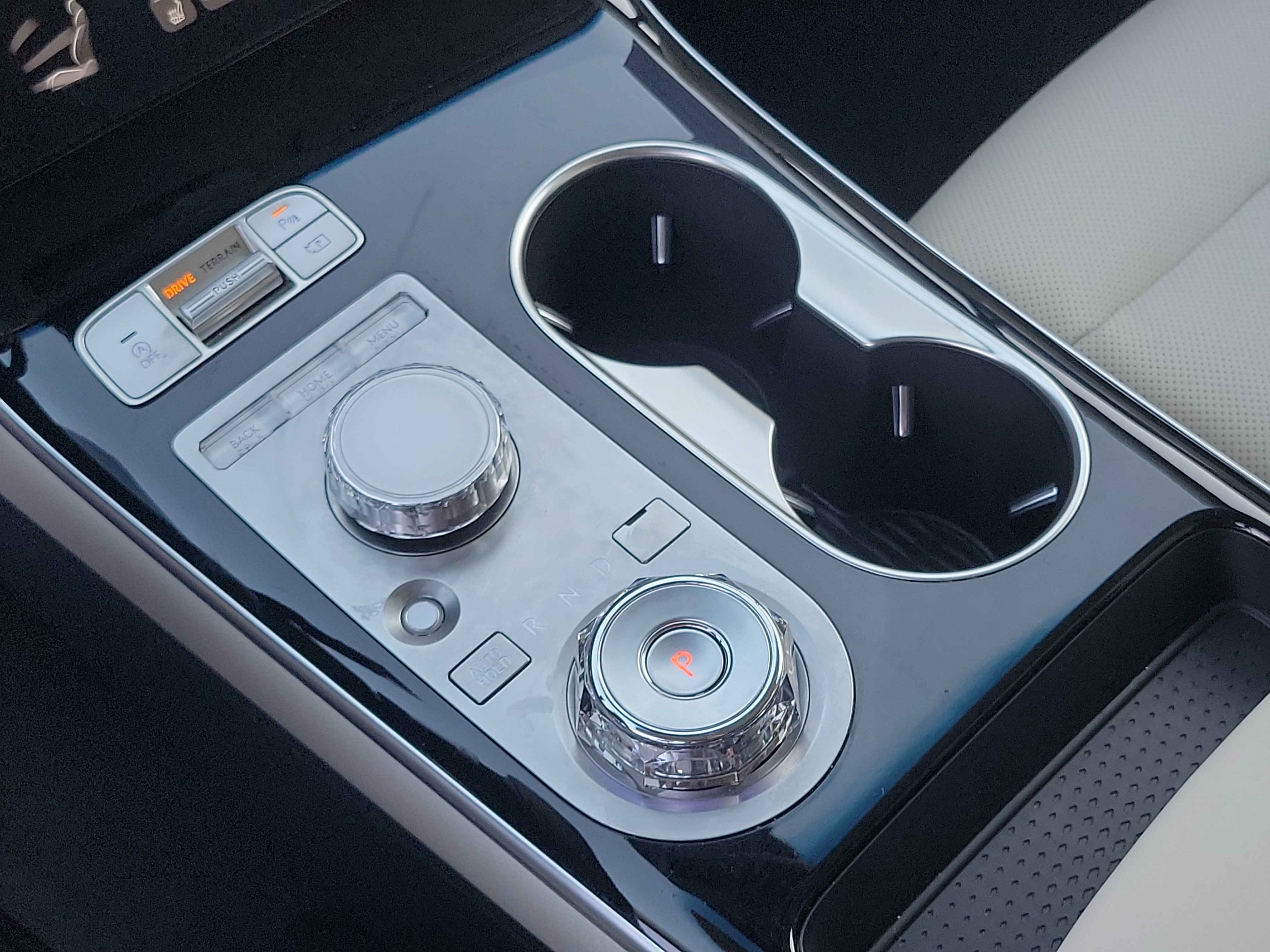 Certified 2026 Genesis GV70 2.5T image 13