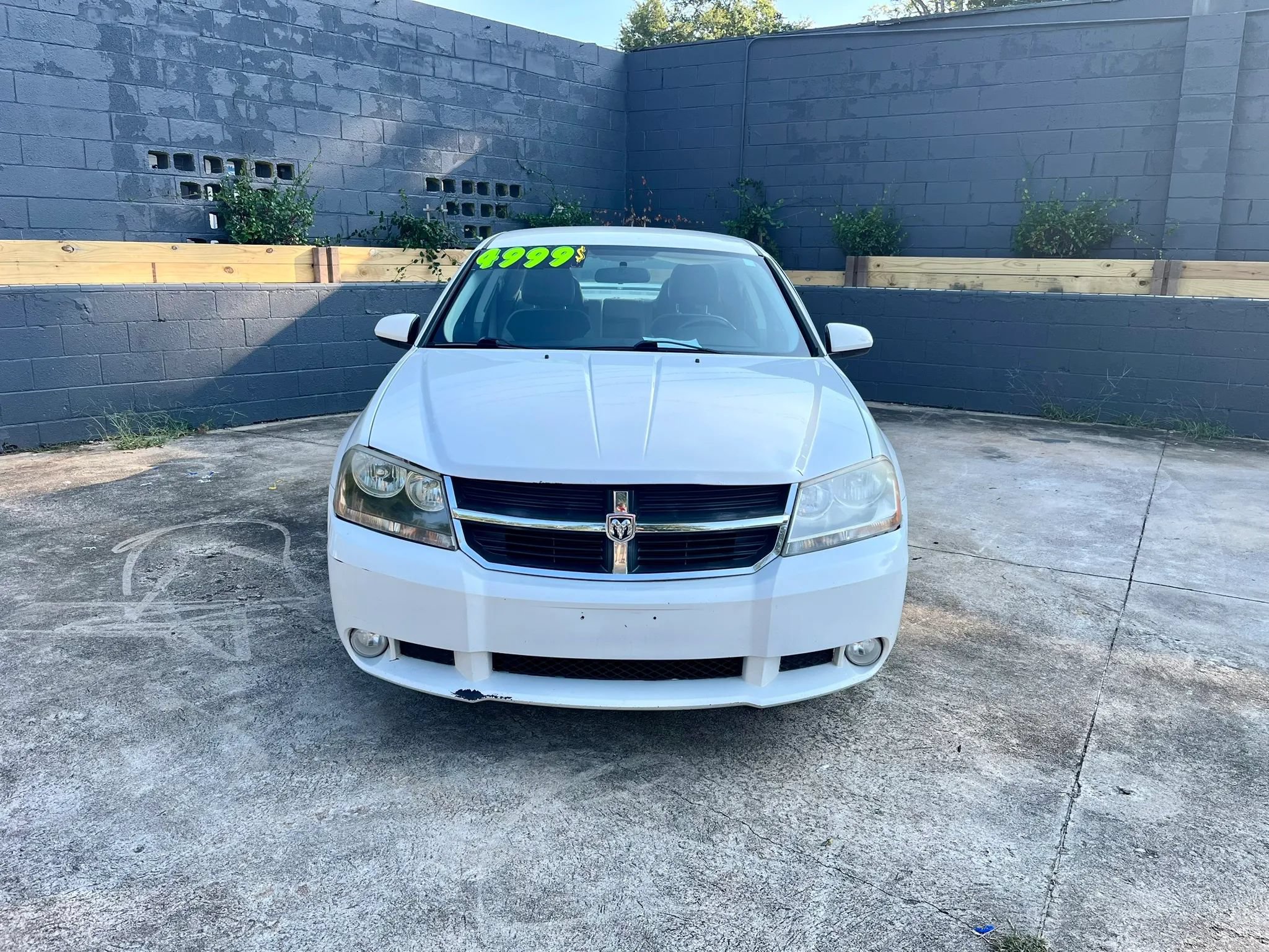 Used 2010 Dodge Avenger R/T FWD image 2