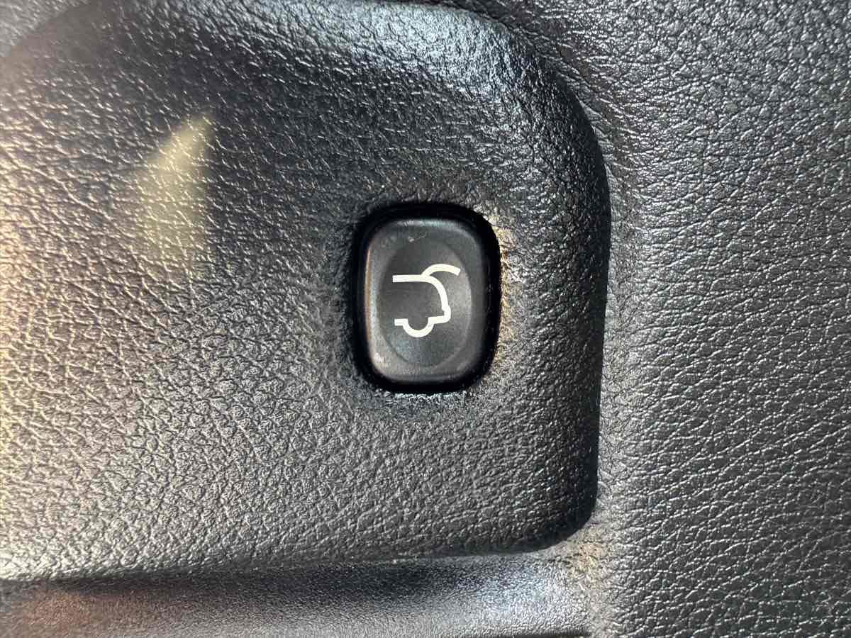 Used 2017 Jeep Grand Cherokee Altitude image 44