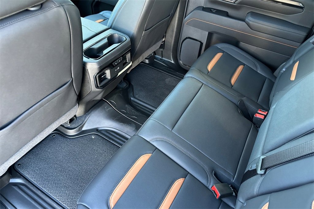 New 2026 GMC Sierra 2500 AT4 w/ AT4 Premium Plus Package image 9