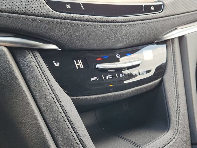 New 2026 Cadillac XT5 Luxury AWD/4WD image 16