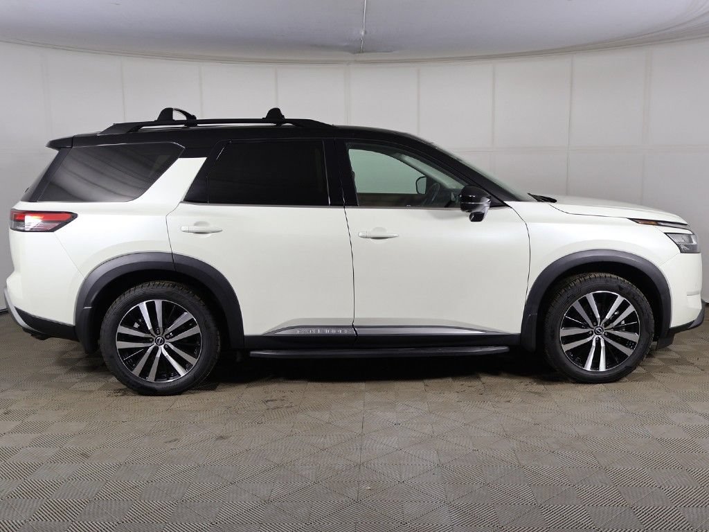 Used 2024 Nissan Pathfinder Platinum w/ Lighting Package (N93) AWD/4WD image 15