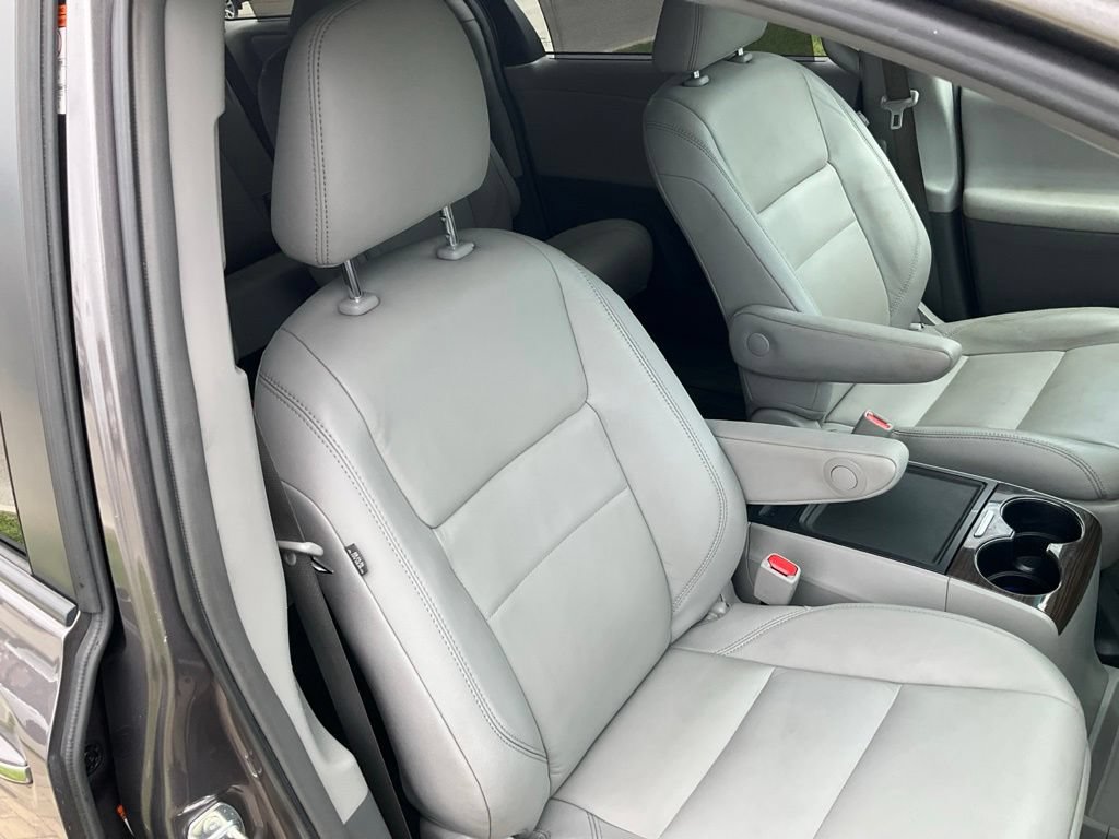 Used 2015 Toyota Sienna XLE AWD/4WD image 14