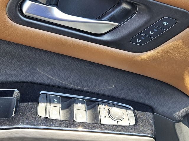 Used 2025 Nissan Pathfinder Platinum w/ Cargo Package FWD image 36