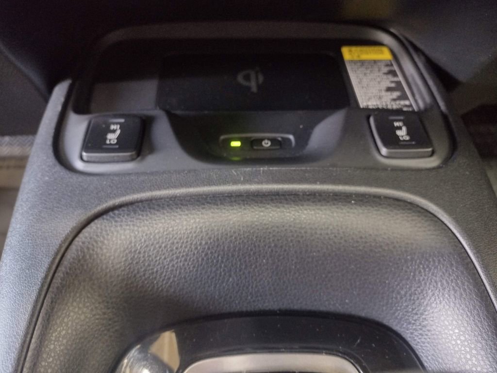 Used 2022 Toyota Corolla XSE FWD image 34