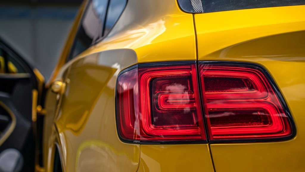 Used 2019 Bentley Bentayga image 17