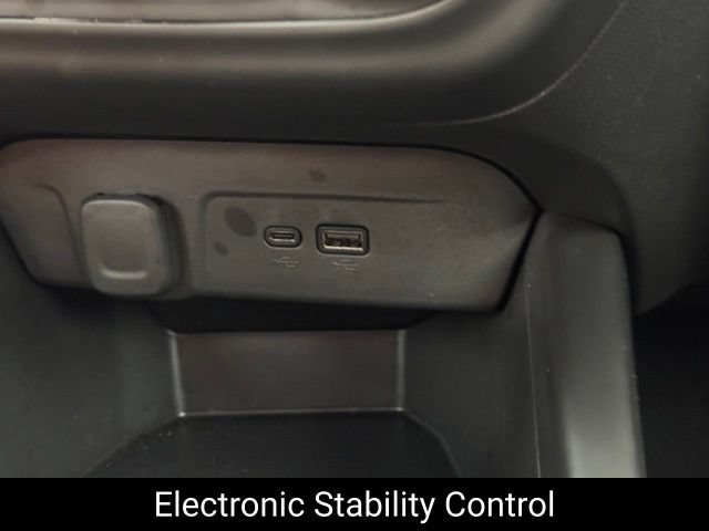 Used 2026 Chevrolet Trax LS w/ LS Convenience Package FWD image 36