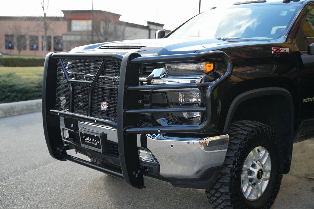 Used 2022 Chevrolet Silverado 2500 LT w/ Convenience Package image 3