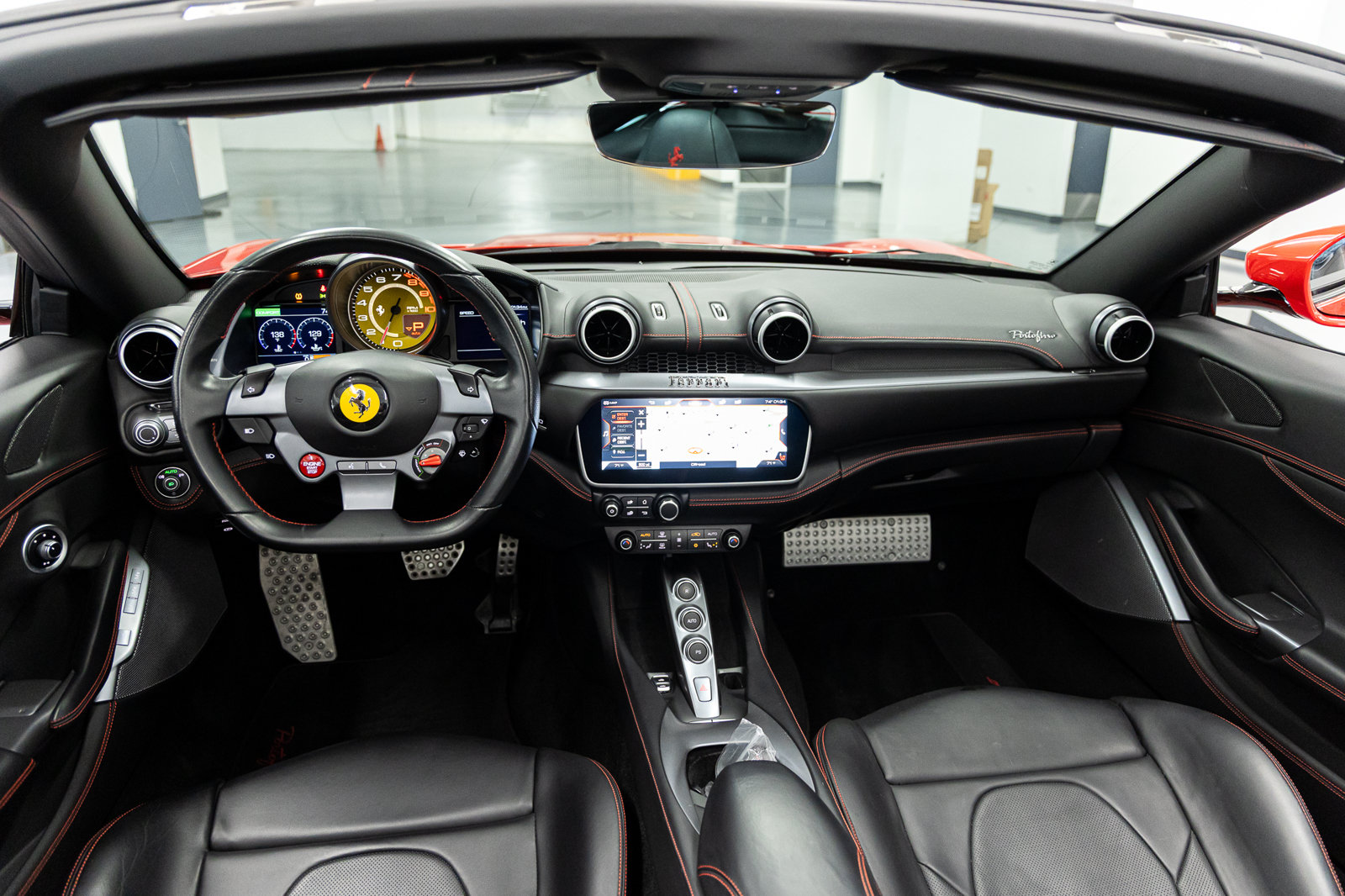 Used 2020 Ferrari Portofino RWD image 32