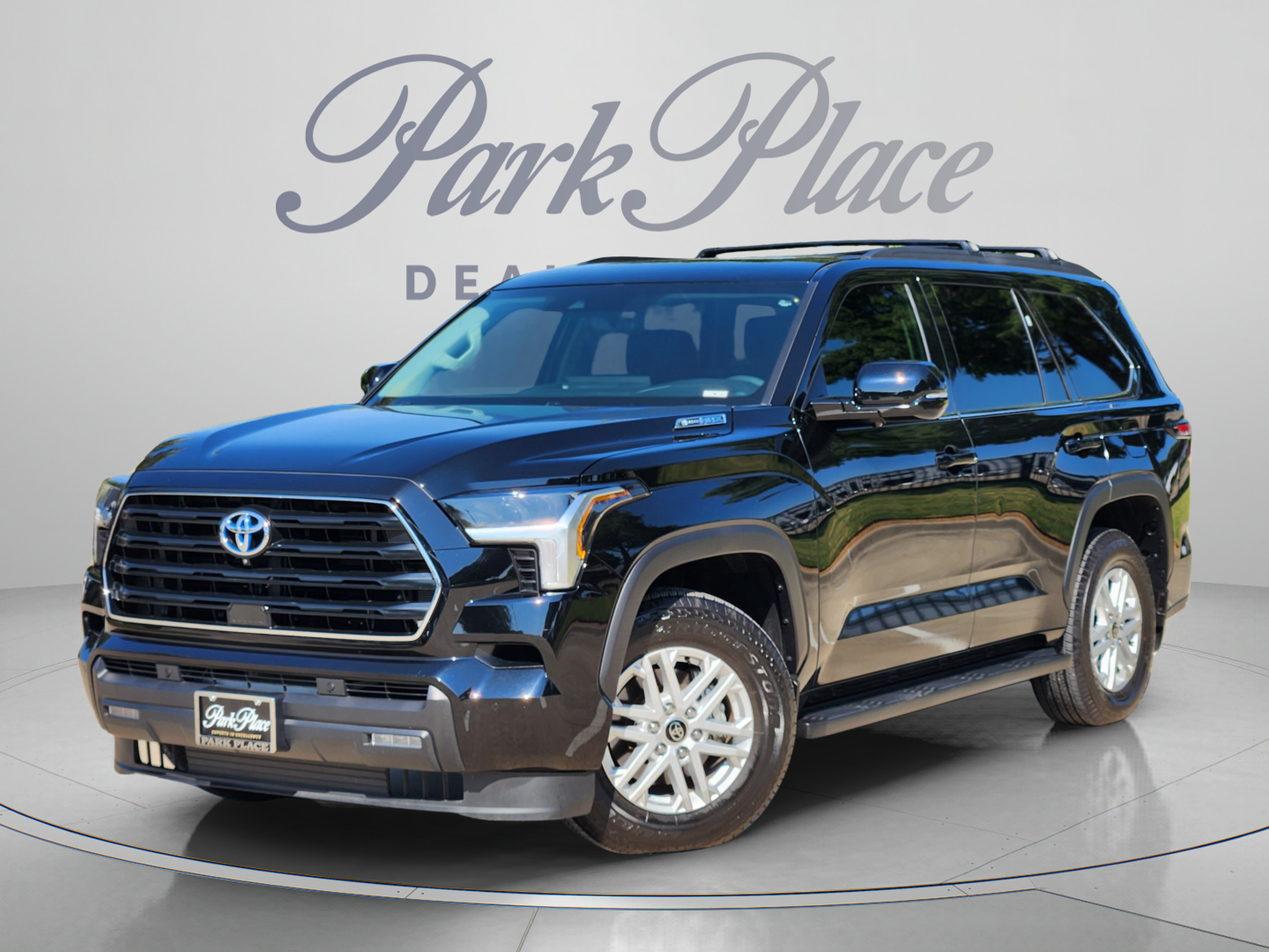 Used 2024 Toyota Sequoia SR5 w/ SR5 Premium Package AWD/4WD image 1