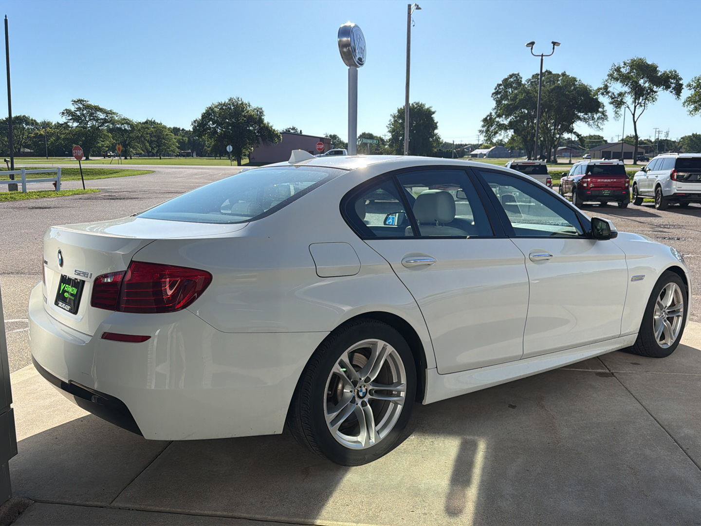 Used 2014 BMW 528i xDrive Sedan AWD/4WD image 5