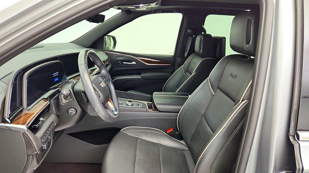 Used 2024 Cadillac Escalade ESV Premium Luxury w/ Performance Package AWD/4WD image 21