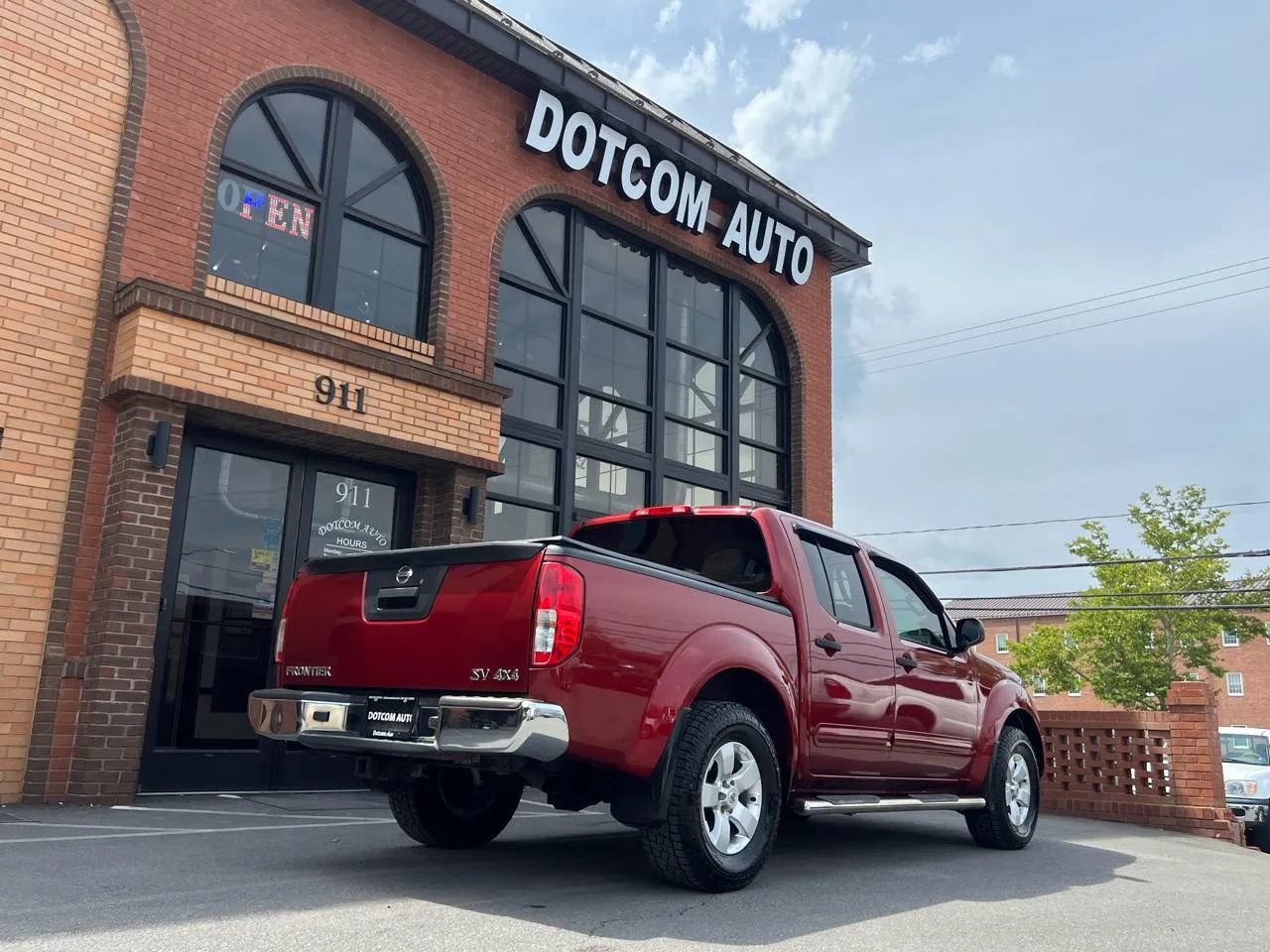 Used 2013 Nissan Frontier SV AWD/4WD image 12