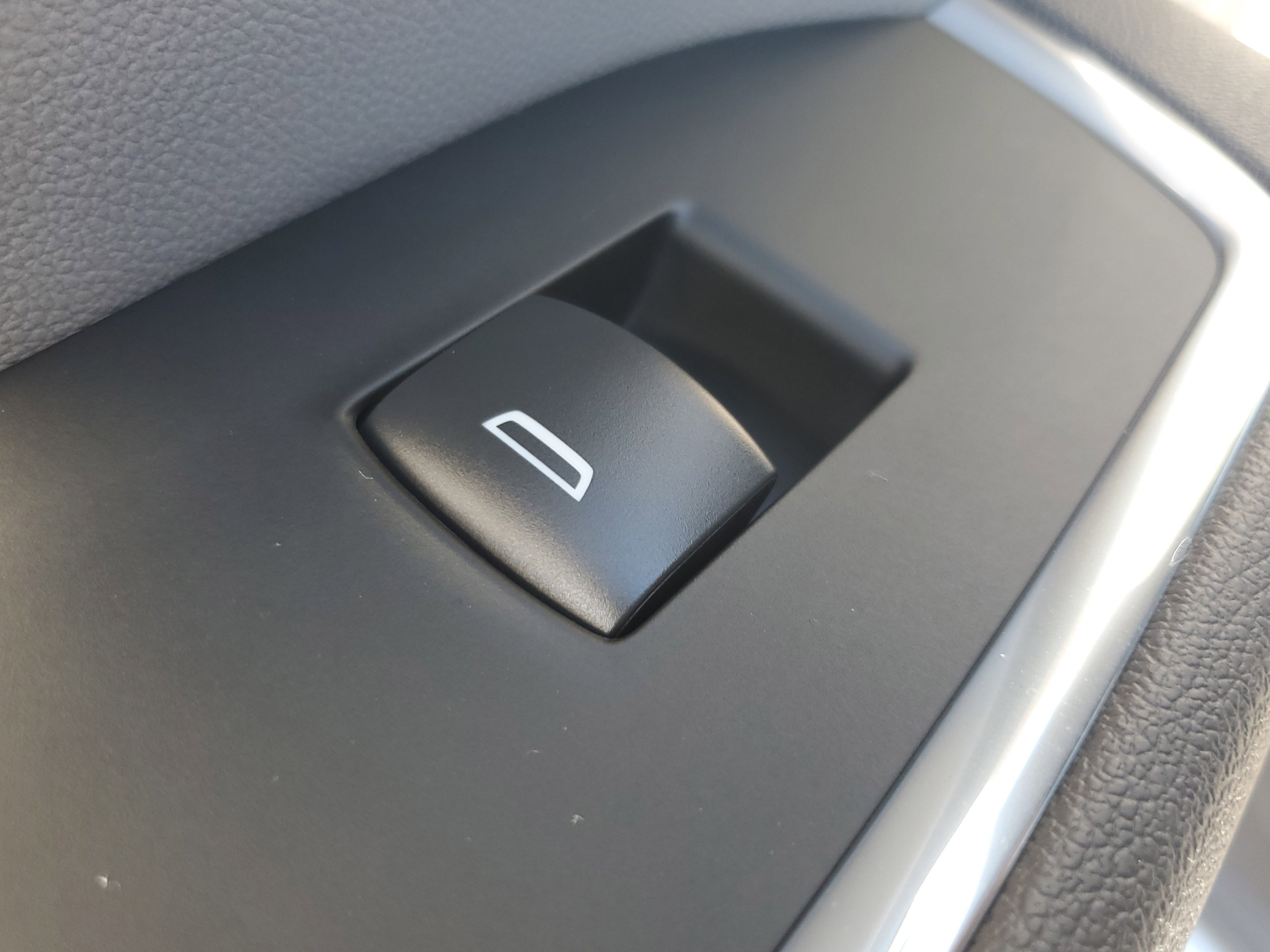 New 2026 GMC Sierra 1500 SLT image 13