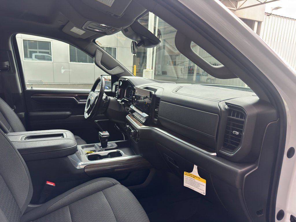 Used 2022 Chevrolet Silverado 1500 LT w/ Z71 Off-Road Package image 17