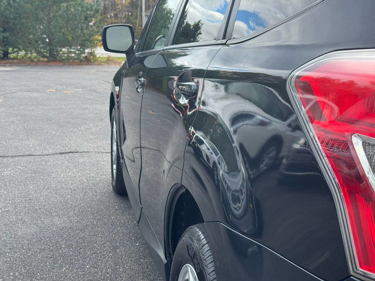 Used 2015 Subaru Forester 2.5i Premium w/ All-Weather Package image 11