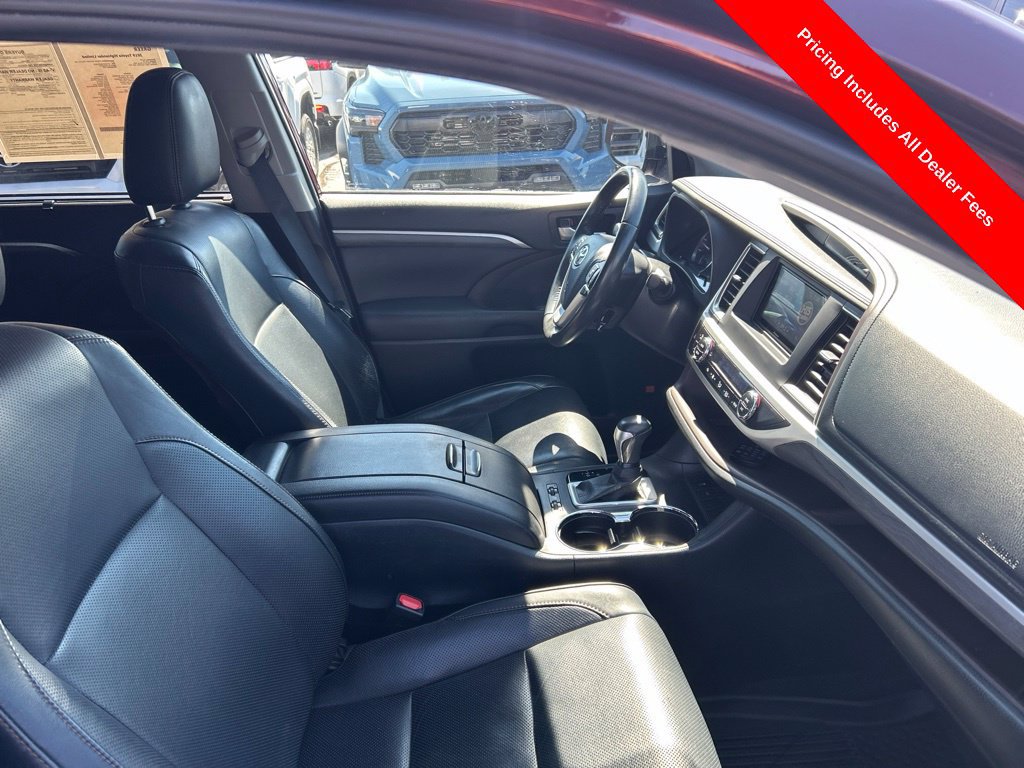 Used 2019 Toyota Highlander Limited FWD image 23