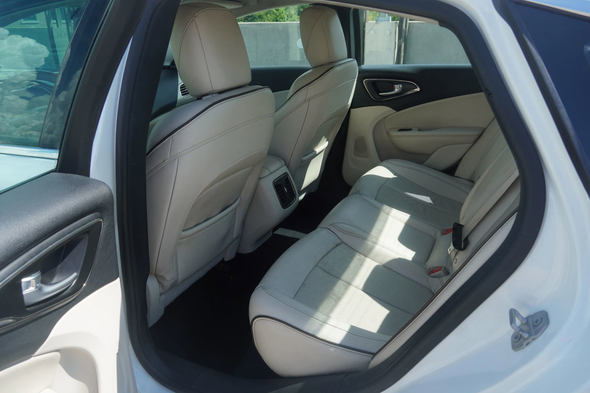 Used 2015 Chrysler 200 C w/ Navigation & Sound Group I image 22