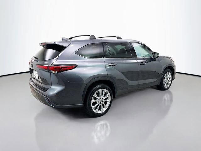 Used 2023 Toyota Highlander Limited image 7
