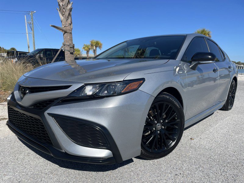Used 2022 Toyota Camry SE w/ Convenience Package FWD image 1