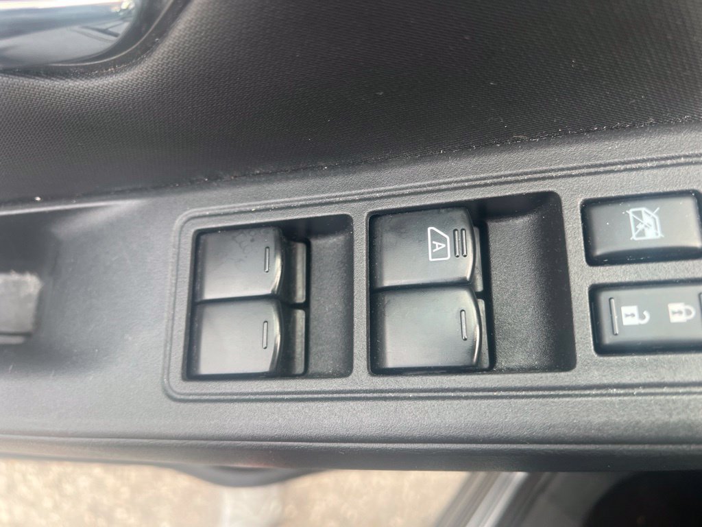 Used 2022 Nissan Frontier SV AWD/4WD image 10