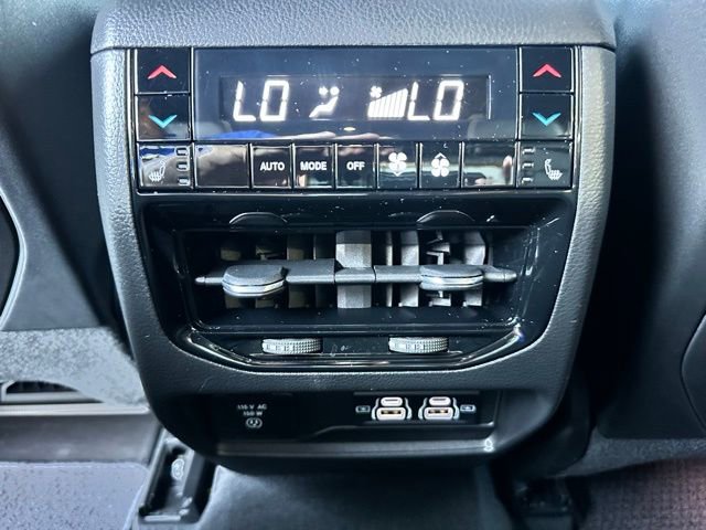 Used 2023 Jeep Grand Cherokee Summit w/ Luxury Tech Group V image 25