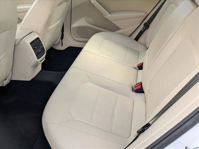 Used 2019 Volkswagen Passat 2.0T Wolfsburg w/ Wheels & Sunroof Package image 19