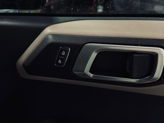 Used 2021 Ford Bronco Wildtrak image 16