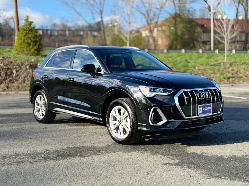 Used 2025 Audi Q3 2.0T Premium w/ Convenience Package image 9