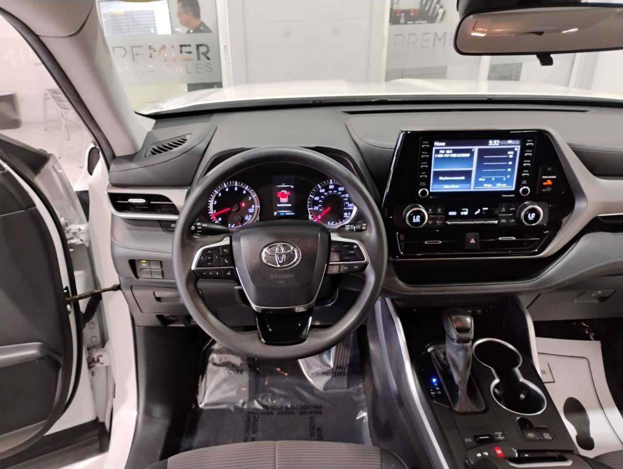 Used 2021 Toyota Highlander L image 61