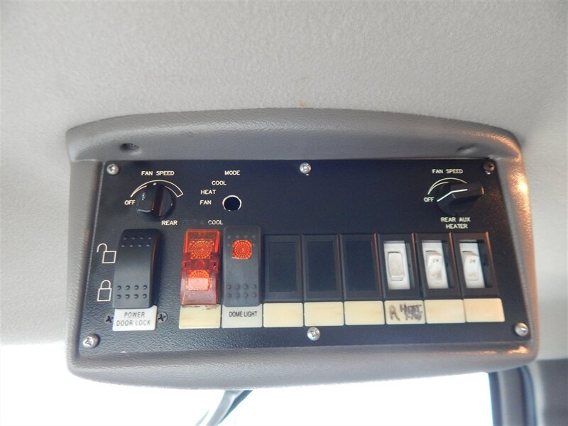 Used 2010 Chevrolet Express 3500 Extended RWD image 27