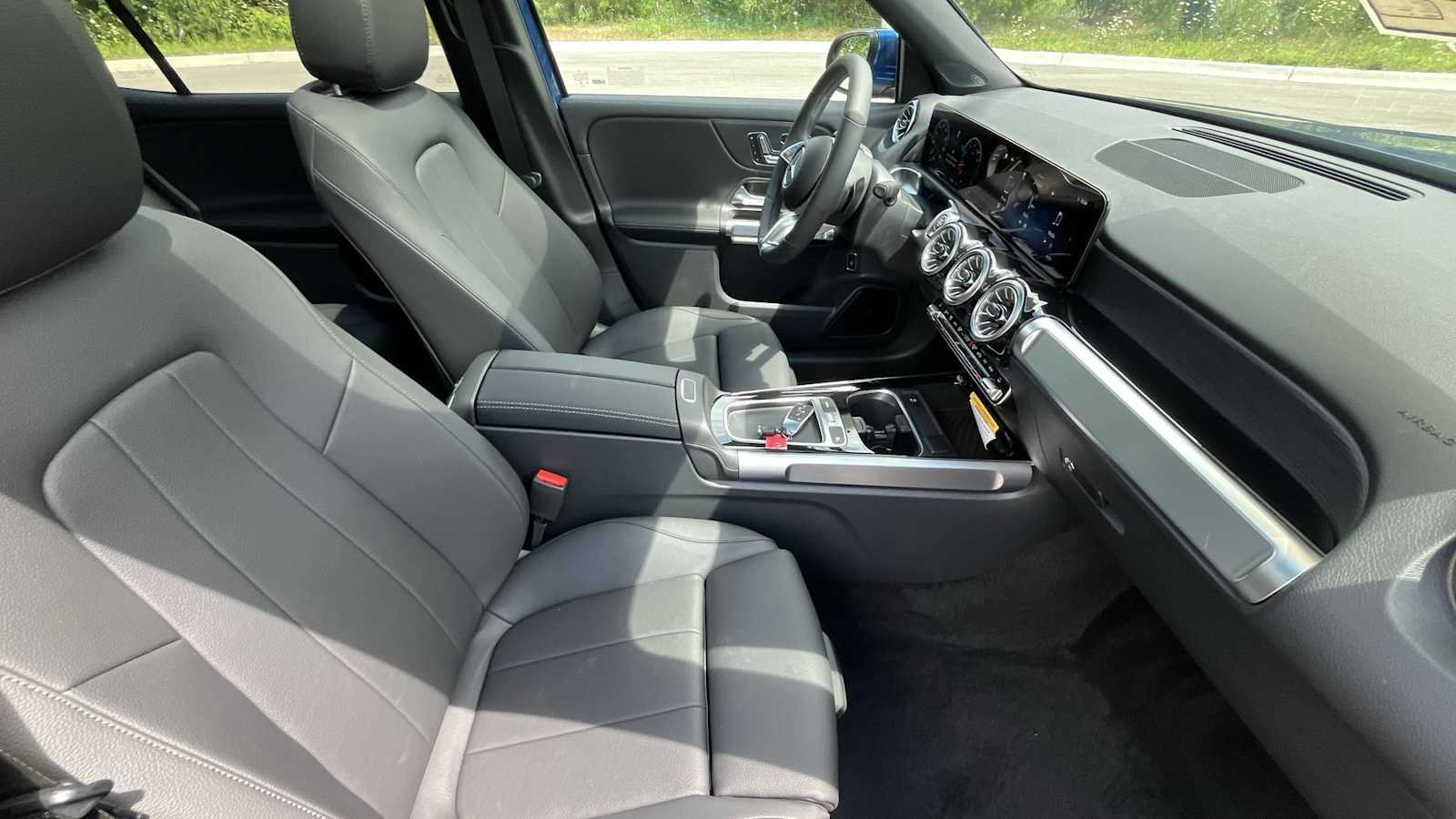 New 2026 Mercedes-Benz GLB 250 4MATIC image 11