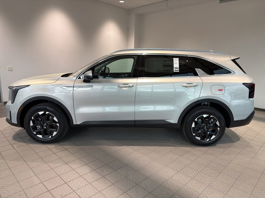 New 2026 Kia Sorento S image 2