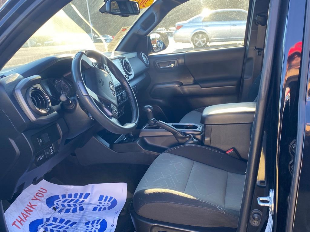 Used 2022 Toyota Tacoma TRD Off-Road image 6