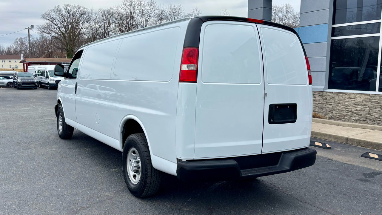 Used 2017 Chevrolet Express 3500 Extended image 8