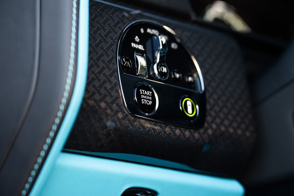 Used 2023 Rolls-Royce Cullinan Black Badge image 41