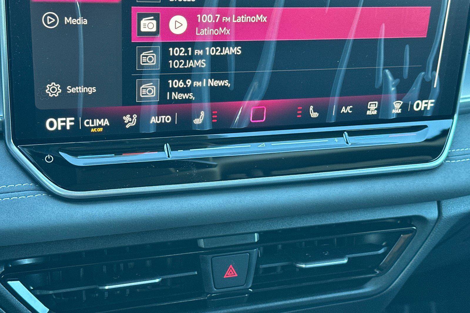 New 2026 Volkswagen Tiguan SE image 19