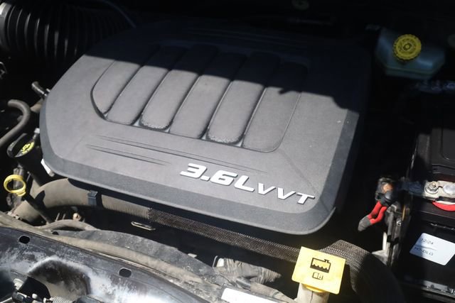 Used 2015 Chrysler Town & Country Touring FWD image 7