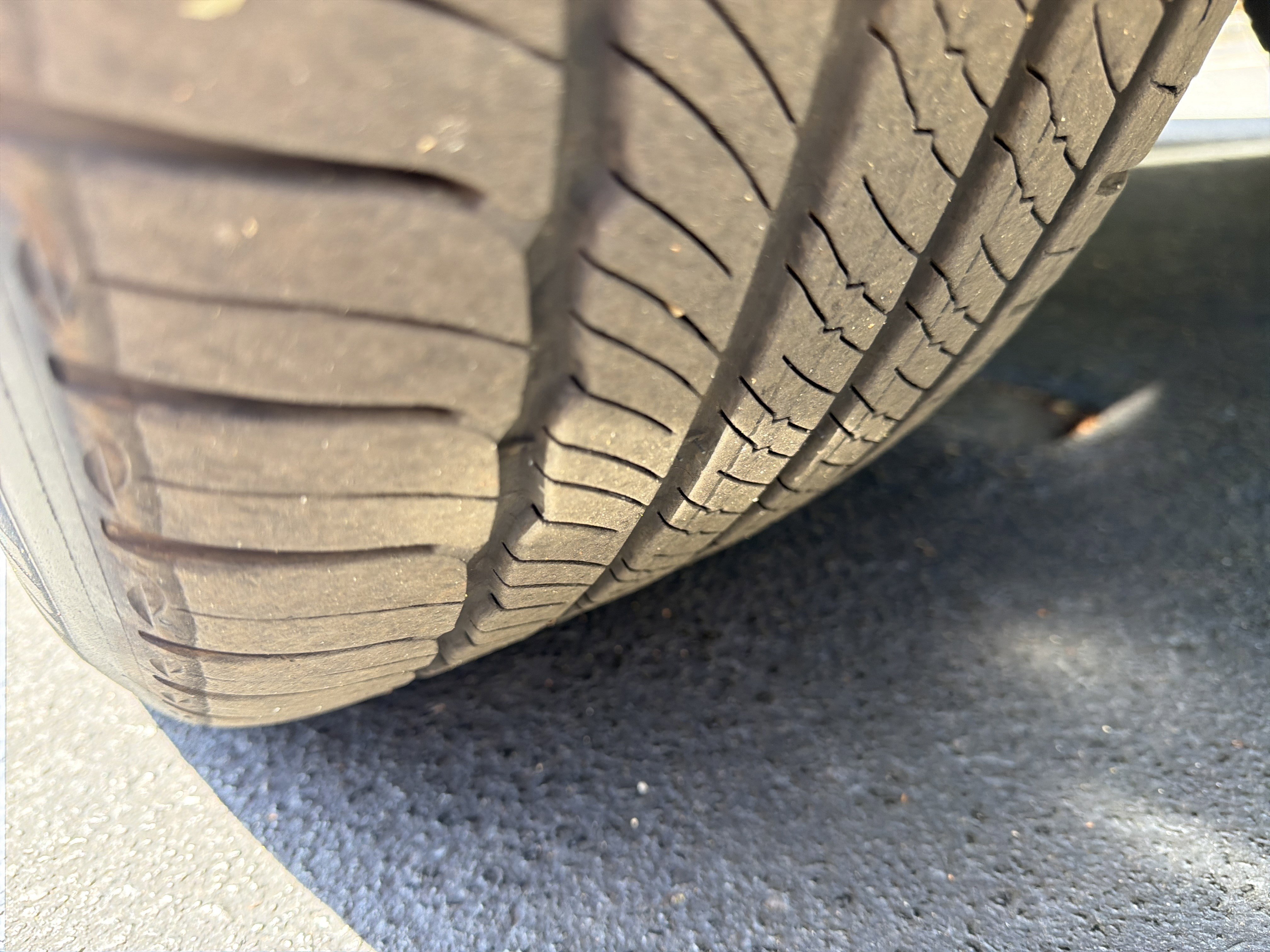 Certified 2025 Volvo XC40 B5 Core image 12