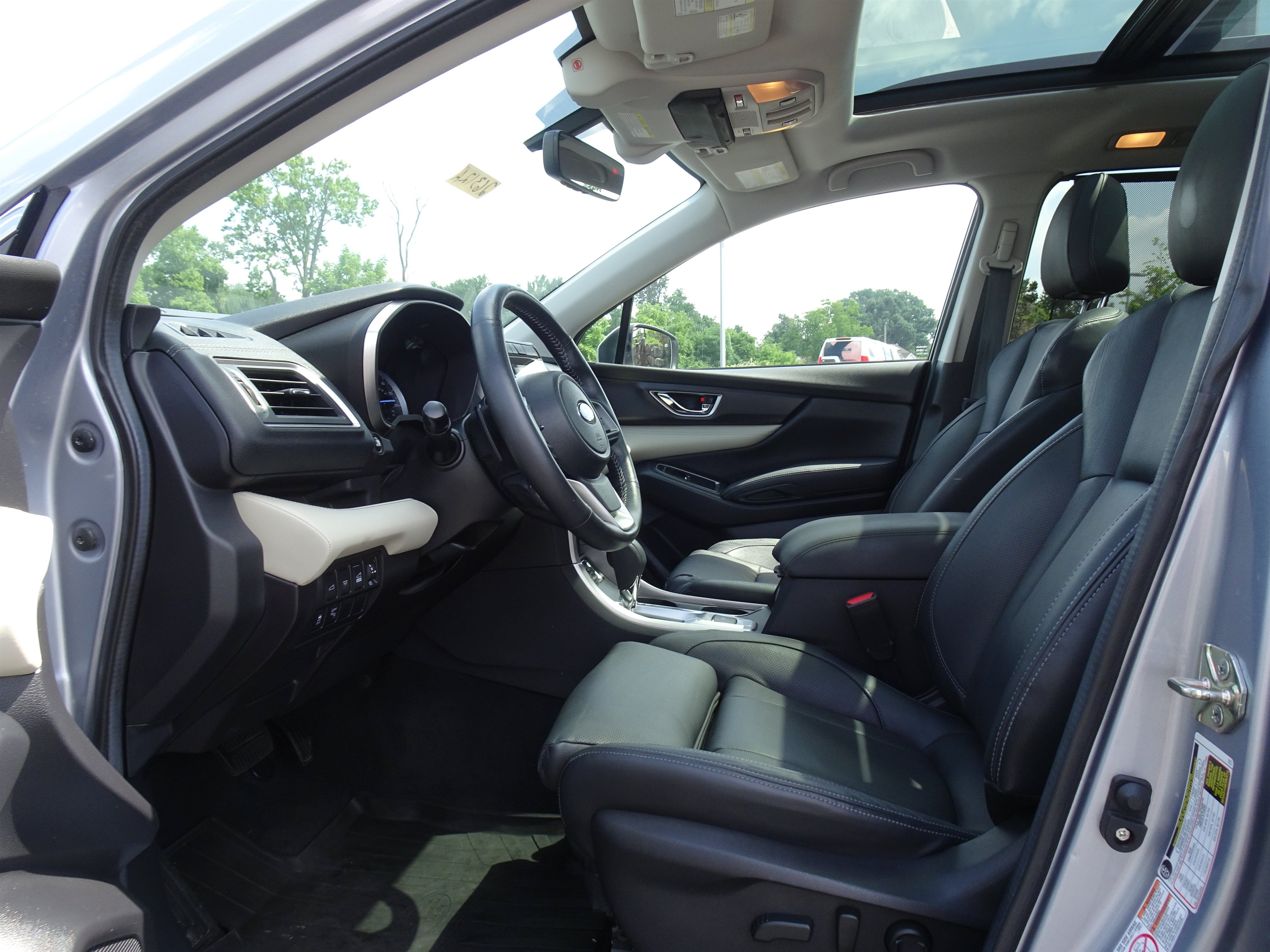 Used 2020 Subaru Ascent Limited w/ Technology Package AWD/4WD image 2