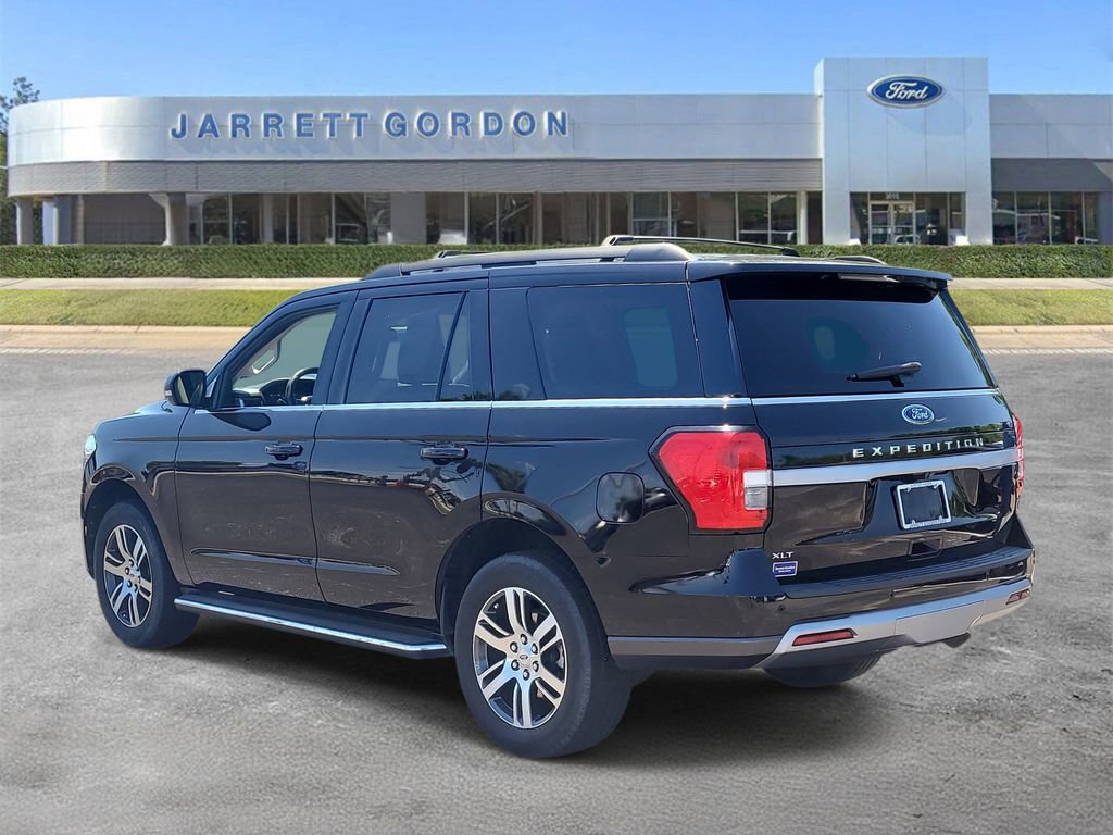 Used 2023 Ford Expedition XLT image 3