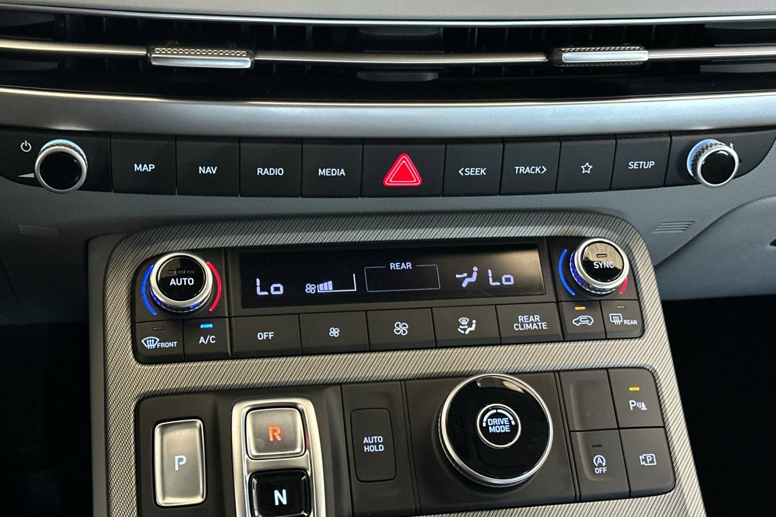 Used 2025 Hyundai Palisade SEL FWD image 23